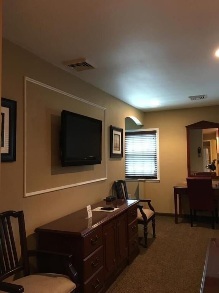 Фото Whitman Motor Lodge