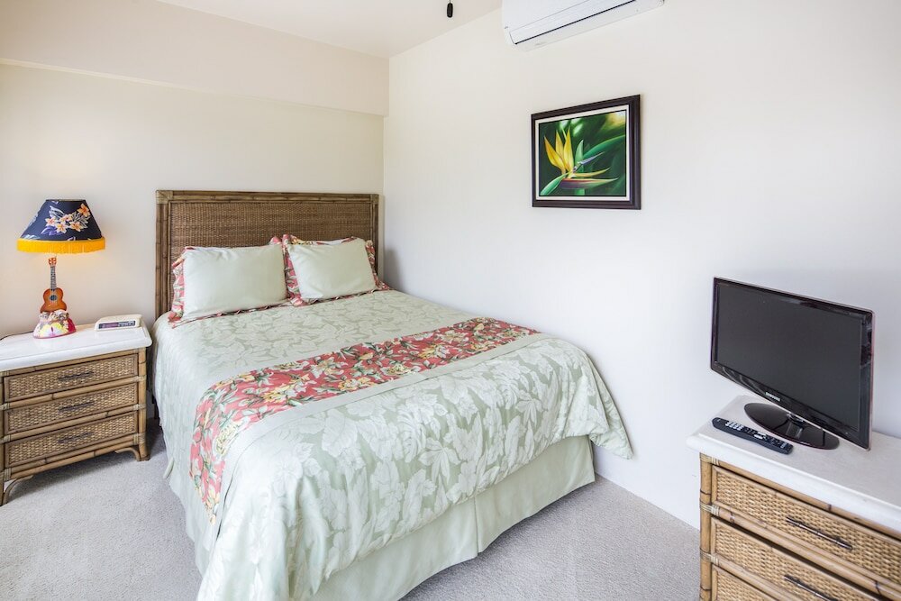 Фото Castle Waikiki Shore