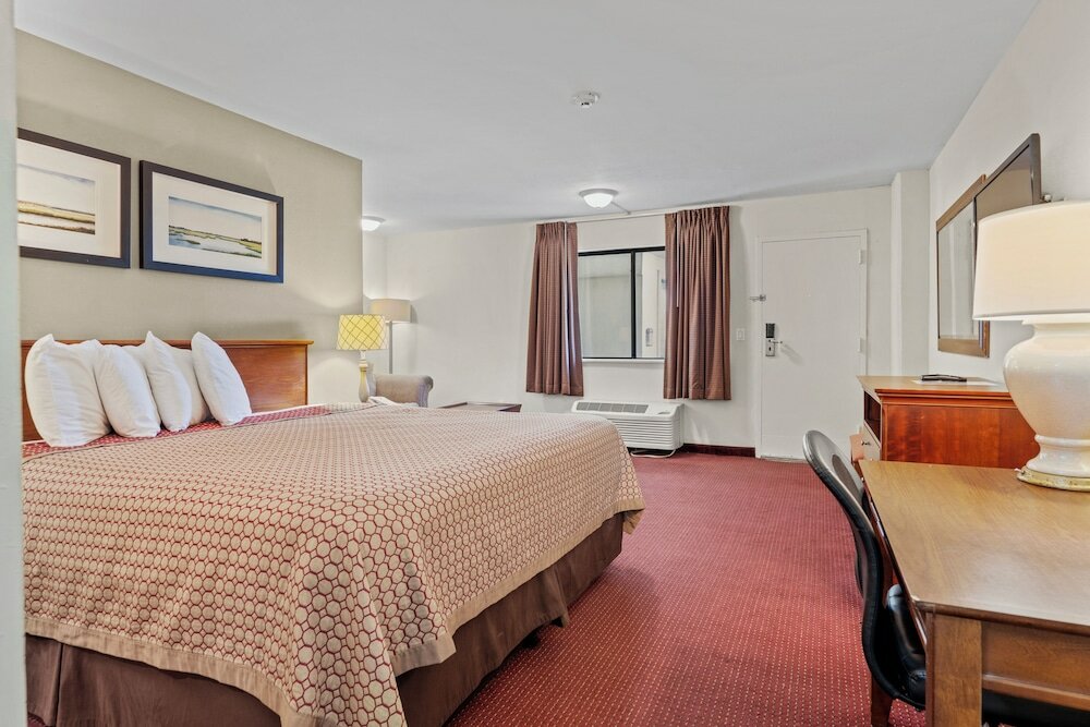 Фото Marina Inn & Suites Chalmette