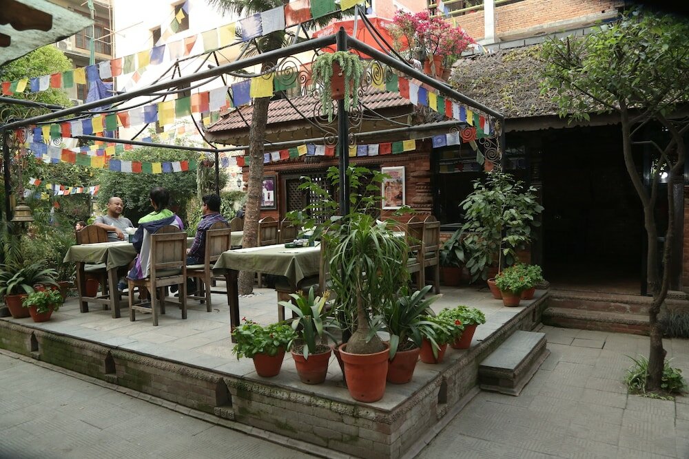 Фото Hotel Himalayan Oasis