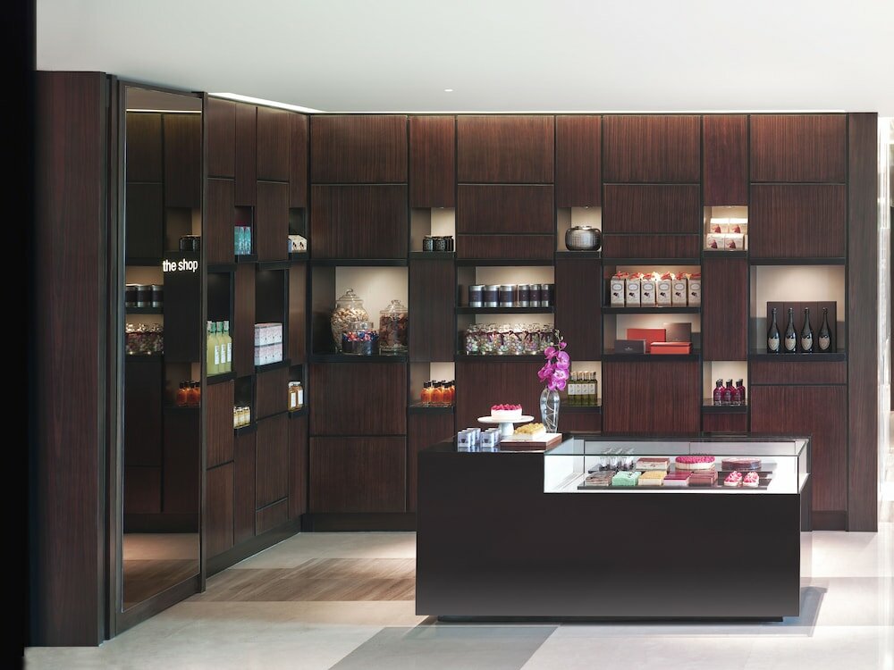 Фото New World Makati Hotel