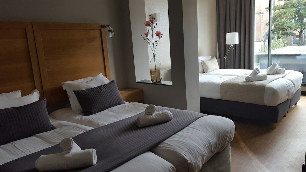 Фото The Bank Hotel