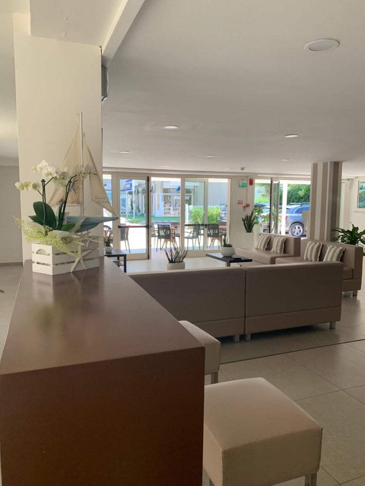 Фото Hotel Carmen