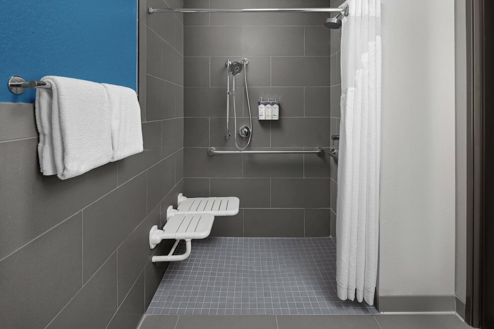 Фото Holiday Inn Express & Suites Midland Loop 250, an Ihg Hotel