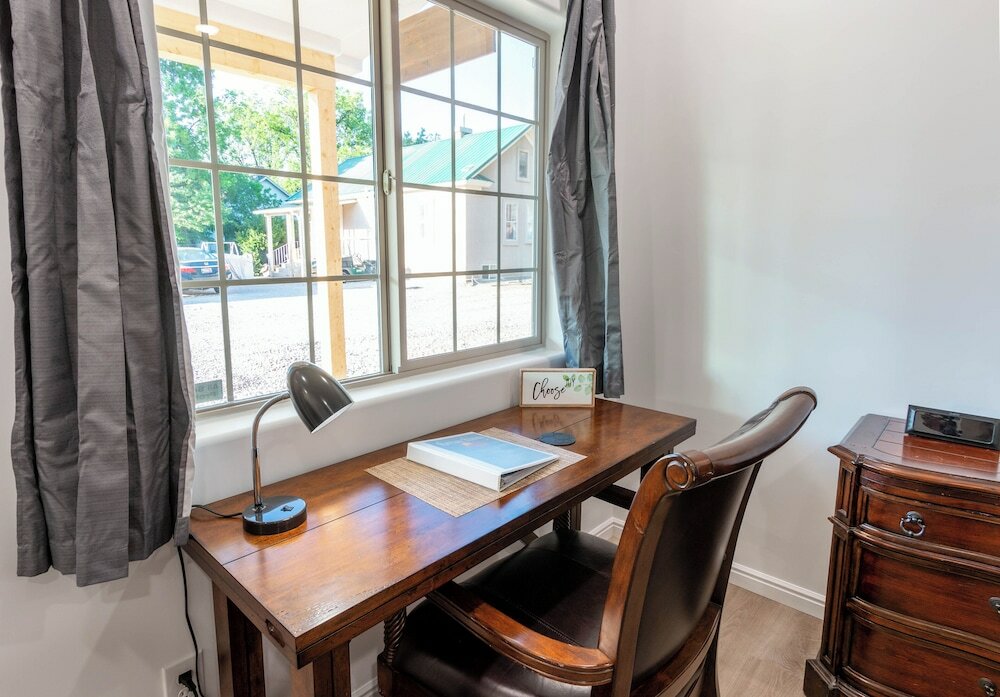 Фото Hurricane Hideaway Lodging