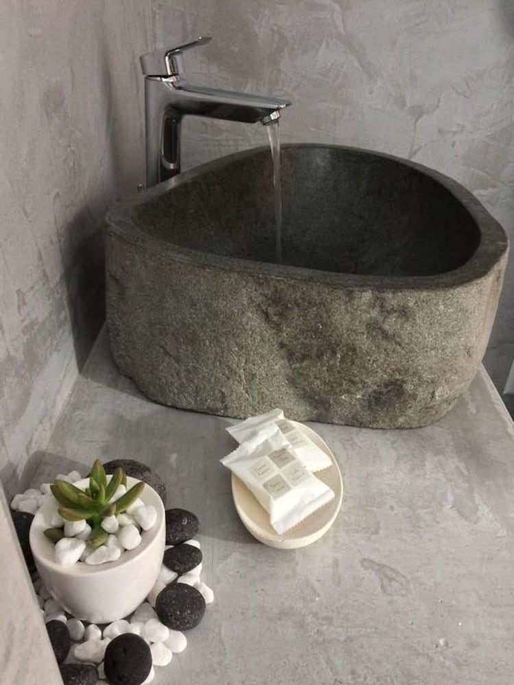 Фото Light Blue Window Kamari