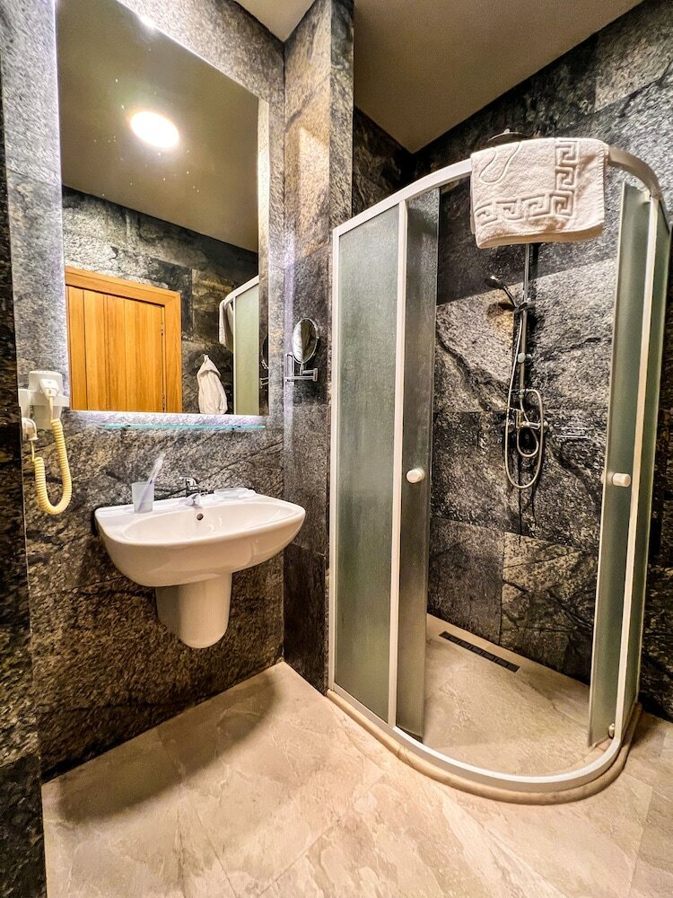 Фото Shirvanshah 