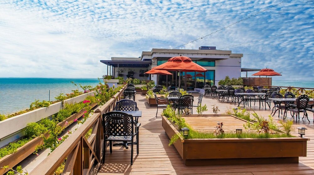 Фото Golden Bay Belize Hotel