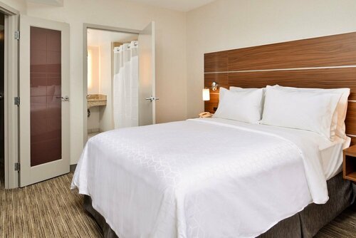 Гостиница Holiday Inn Express & Suites Buffalo Downtown - Medical Ctr, an Ihg Hotel в Буффало