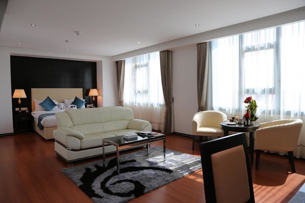 Фото The Olive Hotel