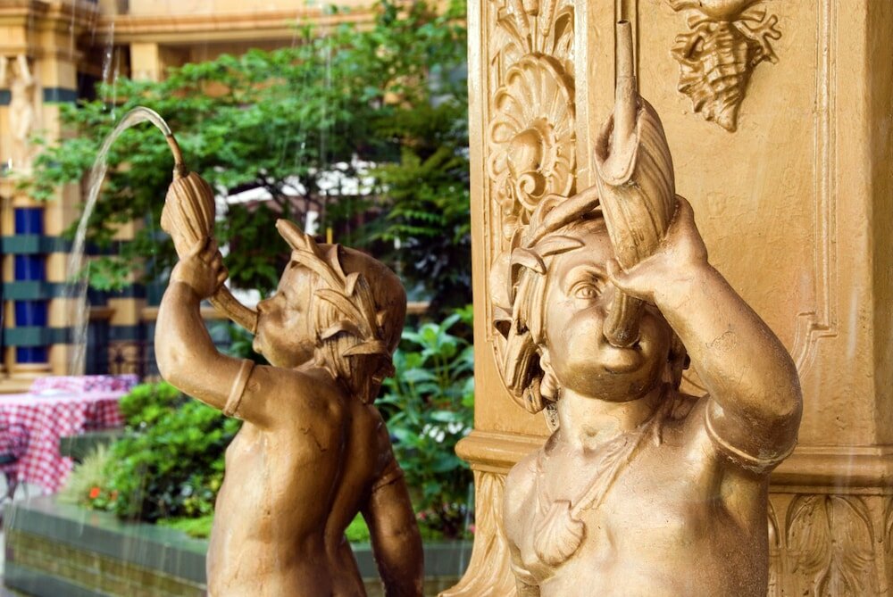 Фото St. James' Court, A Taj Hotel, London