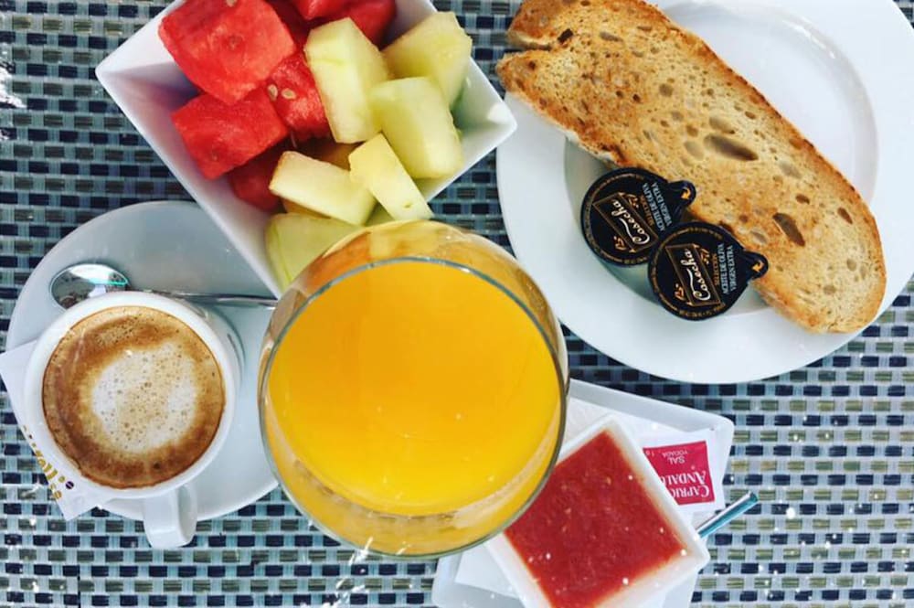 Фото Отель Zentral Parque