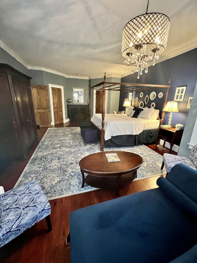 Фото Barksdale House Inn