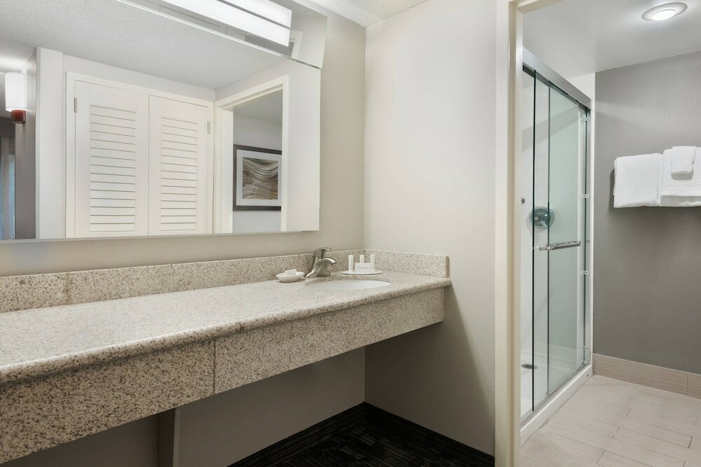 Фото Courtyard by Marriott Lafayette Airport