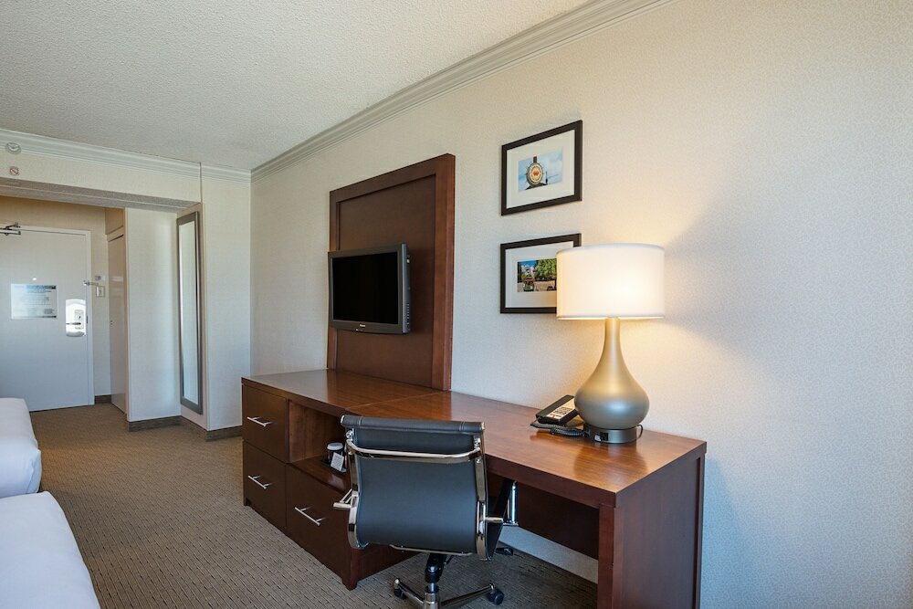 Фото Comfort Inn by the Bay