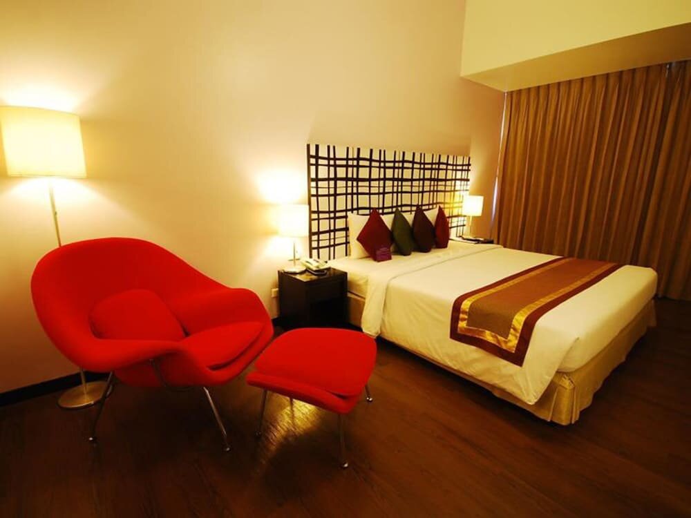 Hotel The Embassy Sathorn, Bangkok, photo