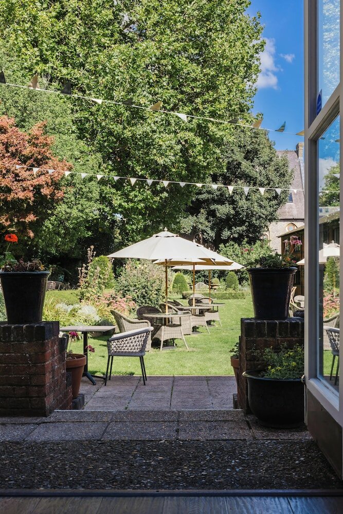 Фото Winchester Royal Hotel