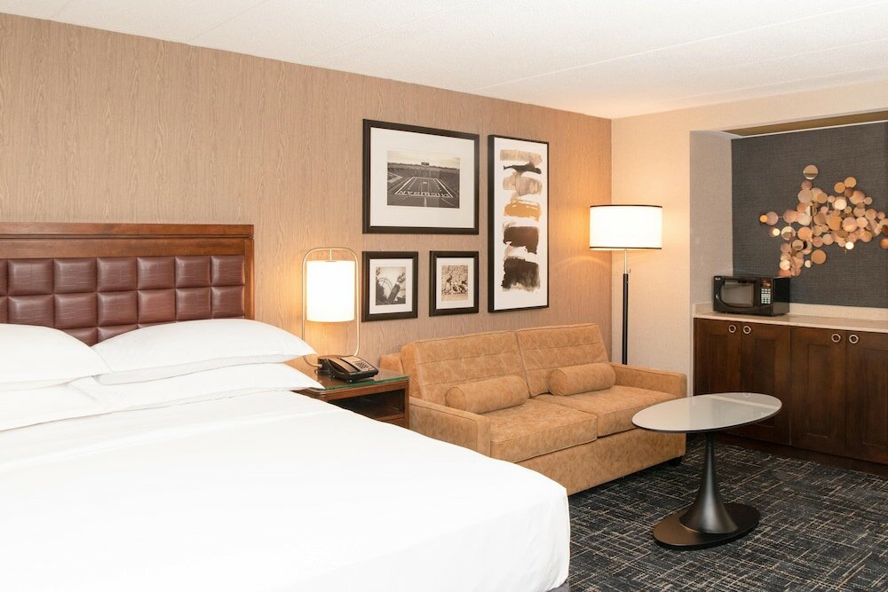 Фото Sheraton Ann Arbor Hotel