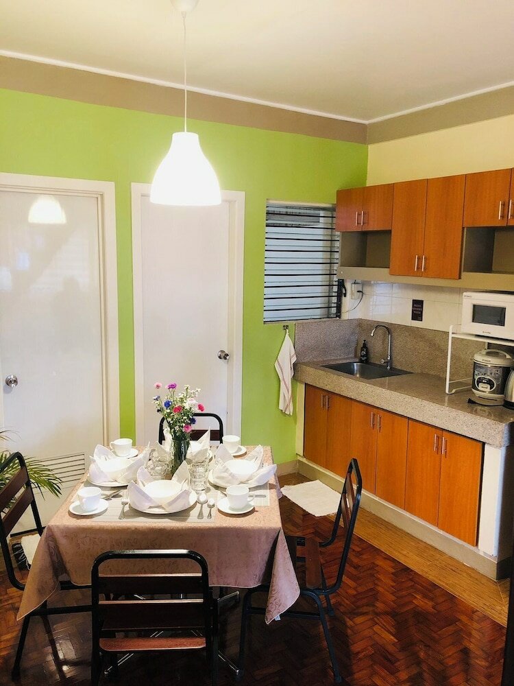 Фото Baguio Holiday Villas