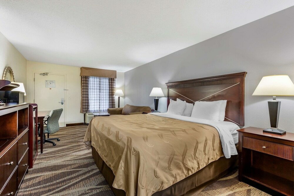 Фото Quality Inn Windsor Mill