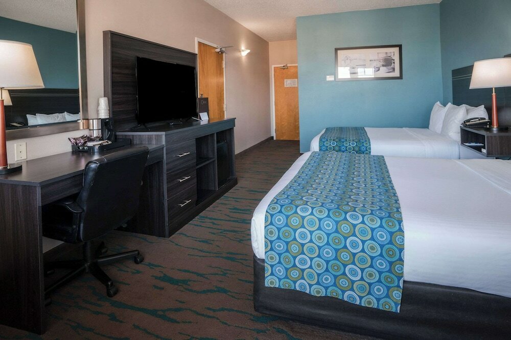 Фото Gateway Hotel & Suites, Ascend Hotel Collection