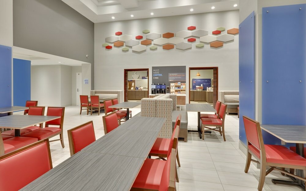 Фото Holiday Inn Express & Suites Irving Conv Ctr Las Colinas by Ihg