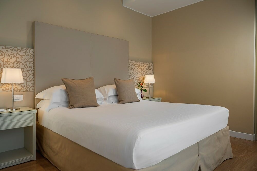 Фото National Hotel