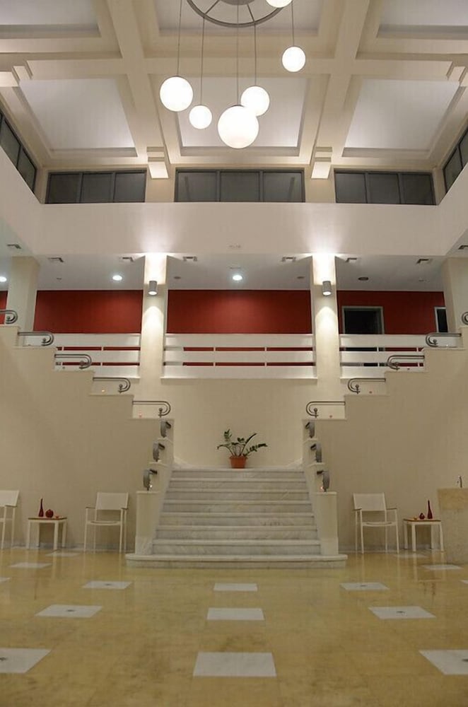 Фото Hotel Theoxenia Loutraki