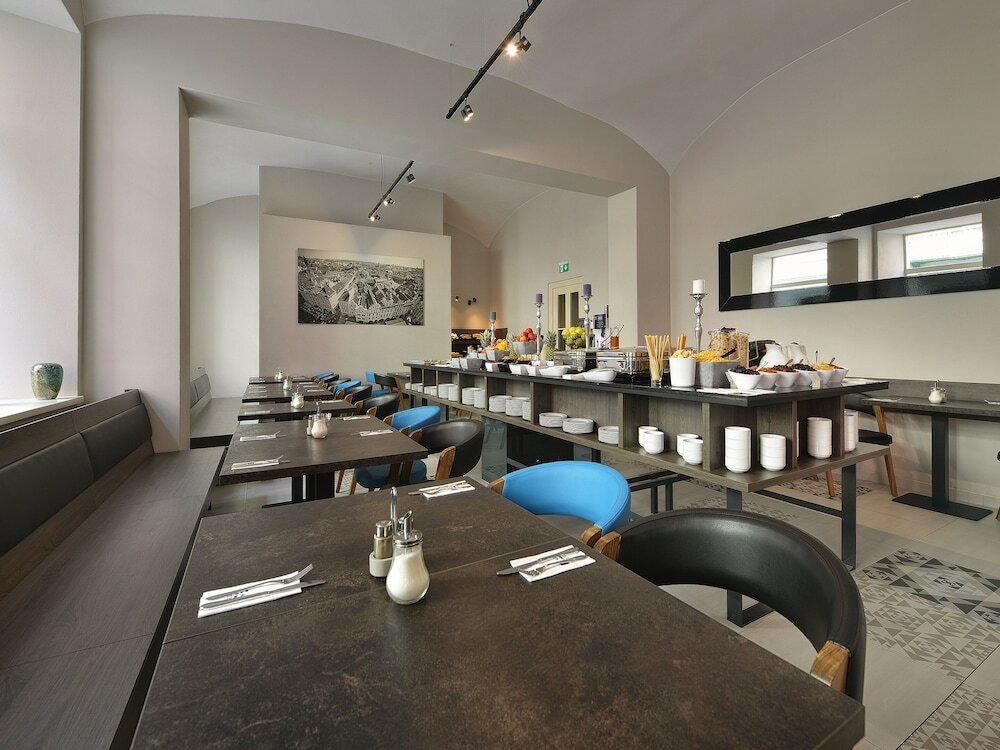 Фото EA Hotel New Town