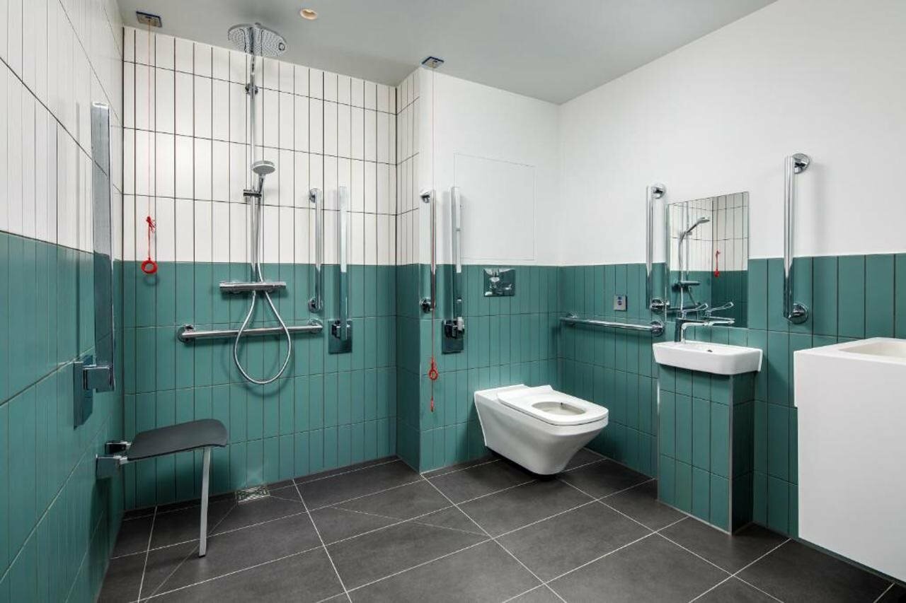 Фото Southgate Hotel London