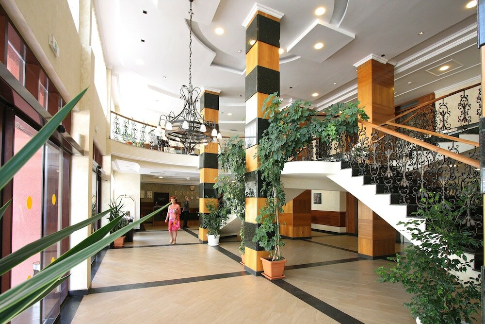 Фото отеля 2