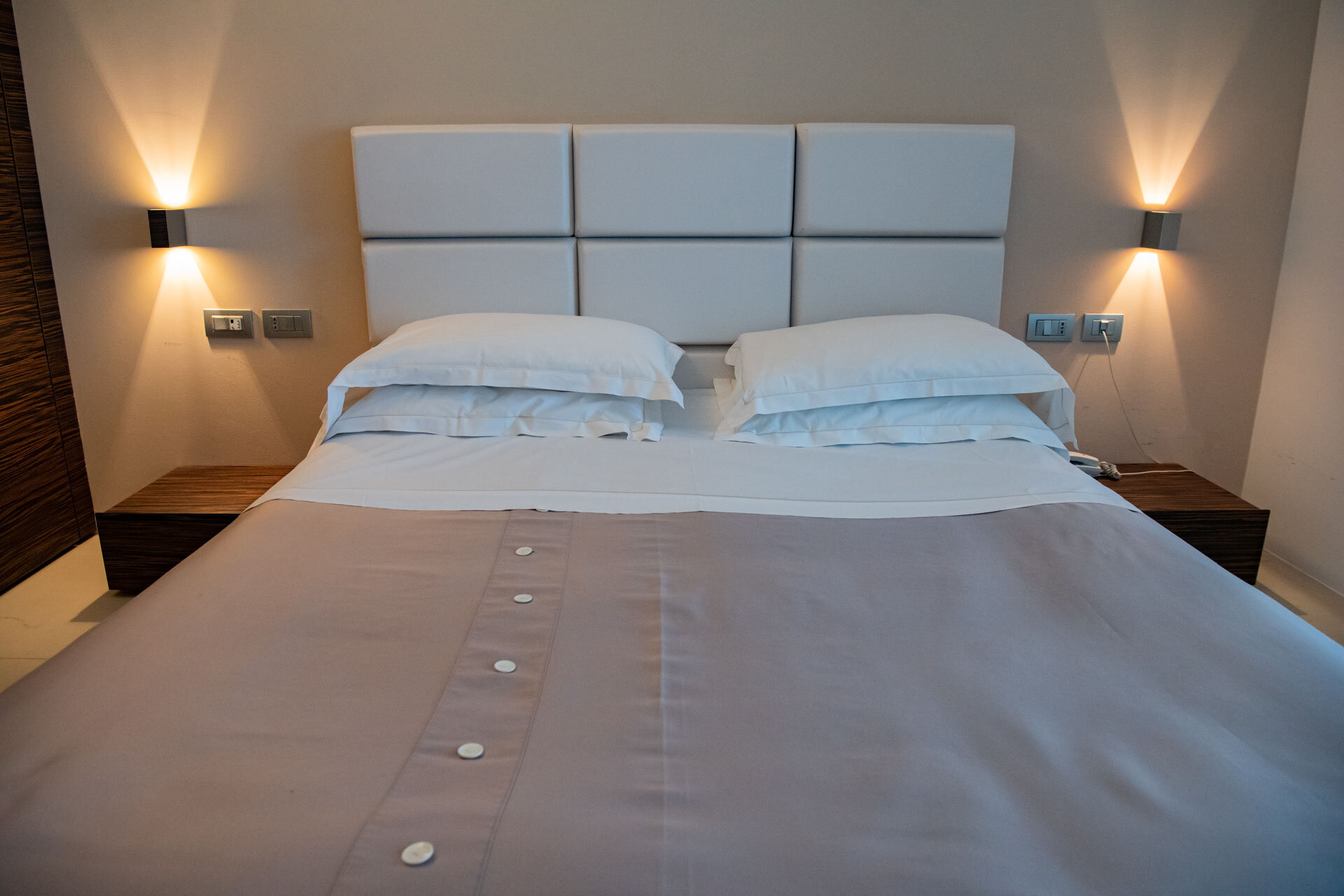 Фото White Hotel