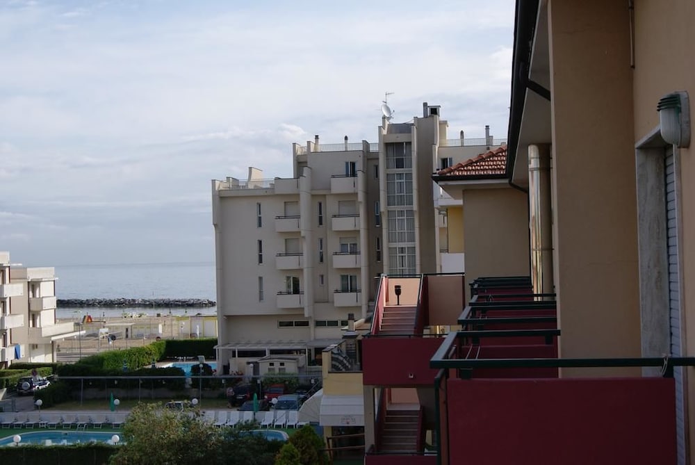 Фото Hotel Aron