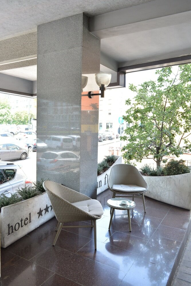 Фото Hotel Sunflower