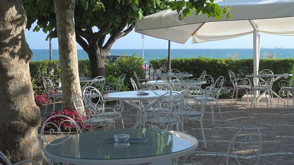 Фото Bajamar Beach Hotel