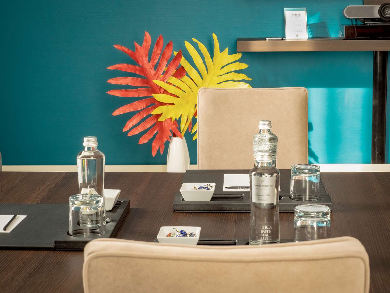 Фото The Britannique Hotel Naples, Curio Collection by Hilton