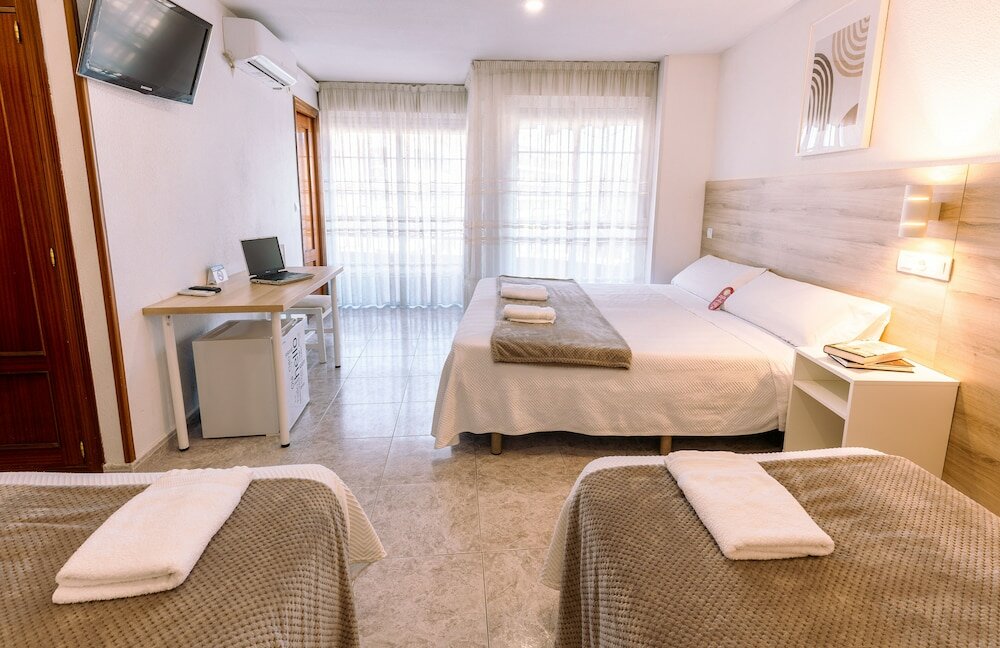 Фото Hostal Gran Vía