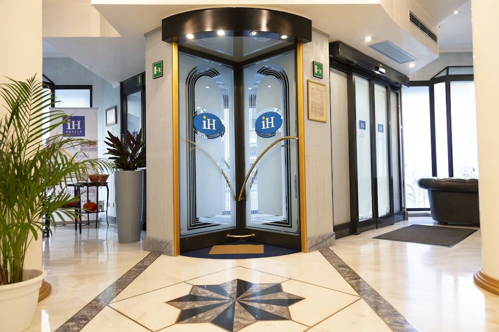 Фото IH Hotels Milano Bocconi