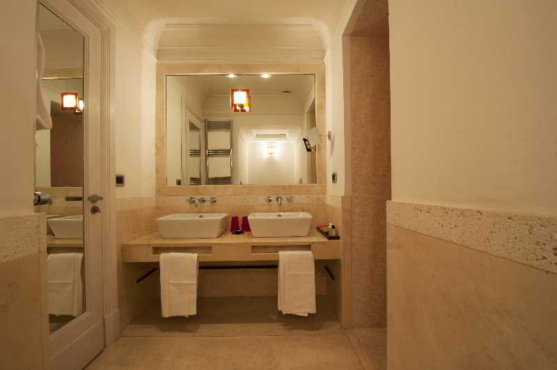 Фото Moses Fountain