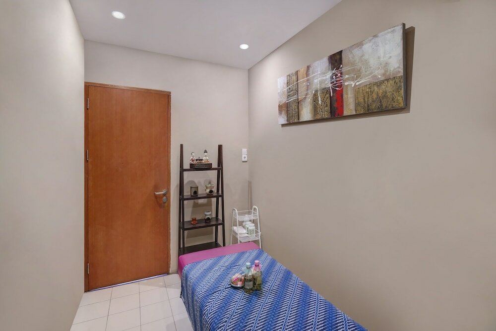 Фото Quest Hotel Darmo - Surabaya by Aston