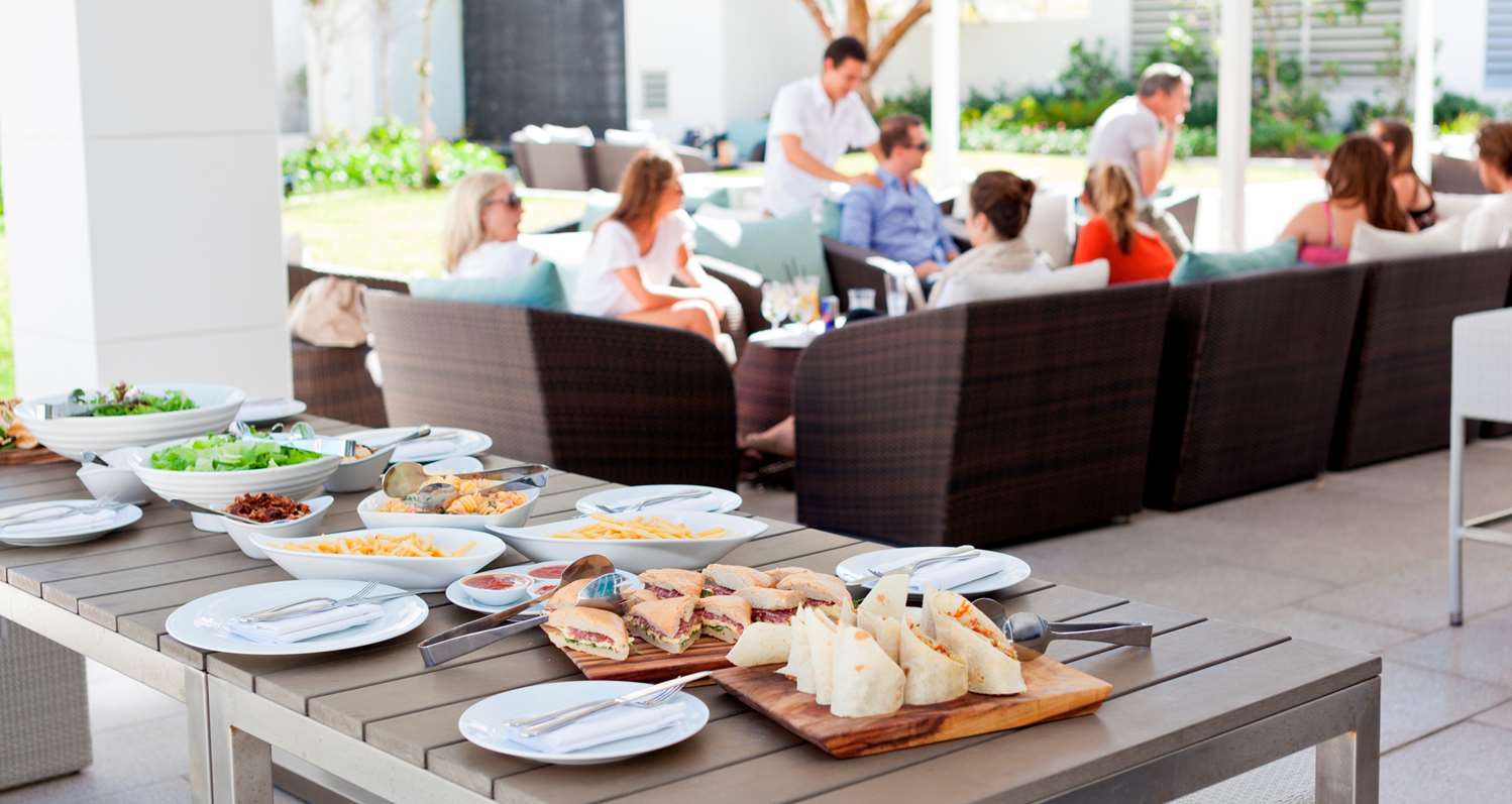 Фото Hilton Surfers Paradise Hotel & Residences