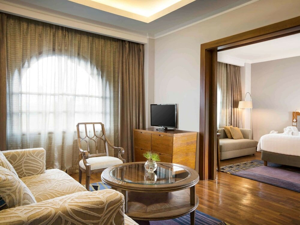 Фото Novotel Bukittinggi