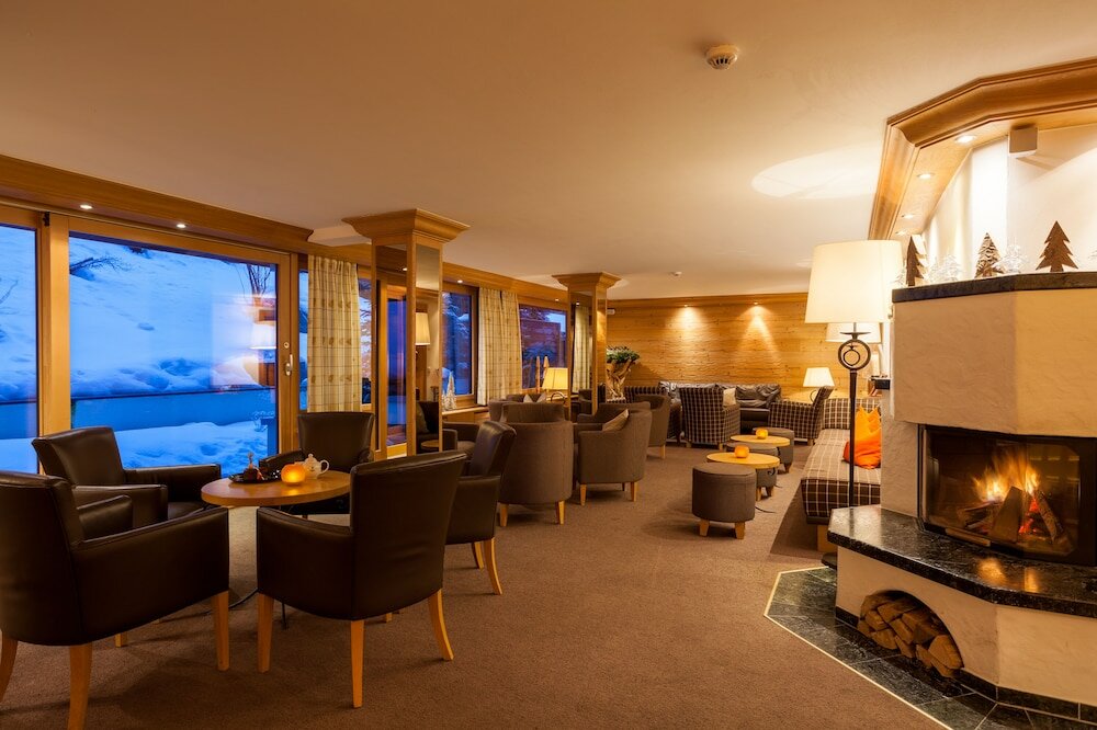 Фото Hotel Holiday