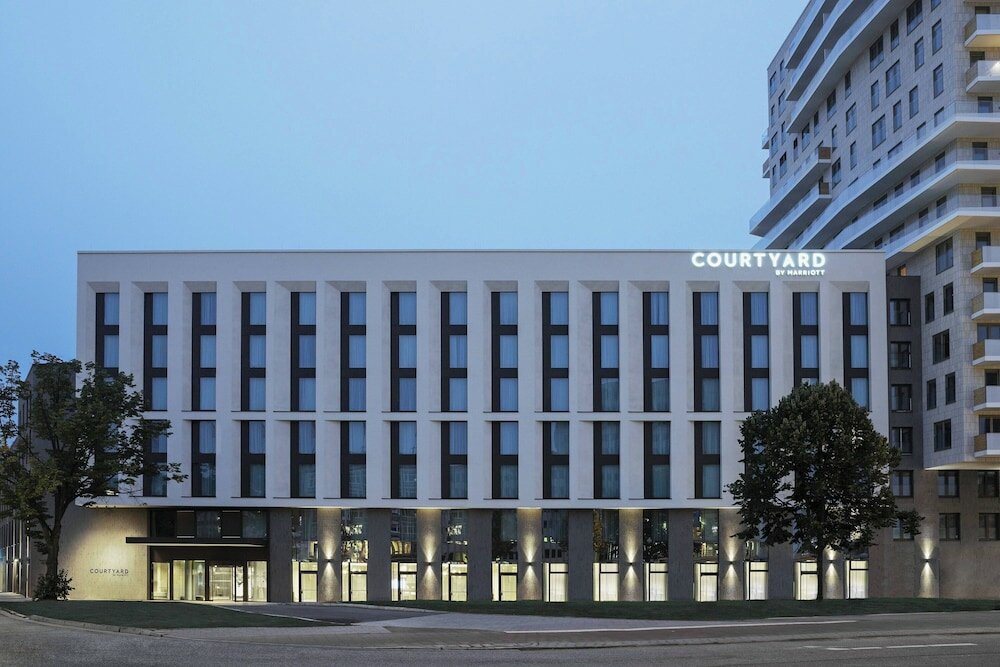 Фото Courtyard by Marriott Hamburg City