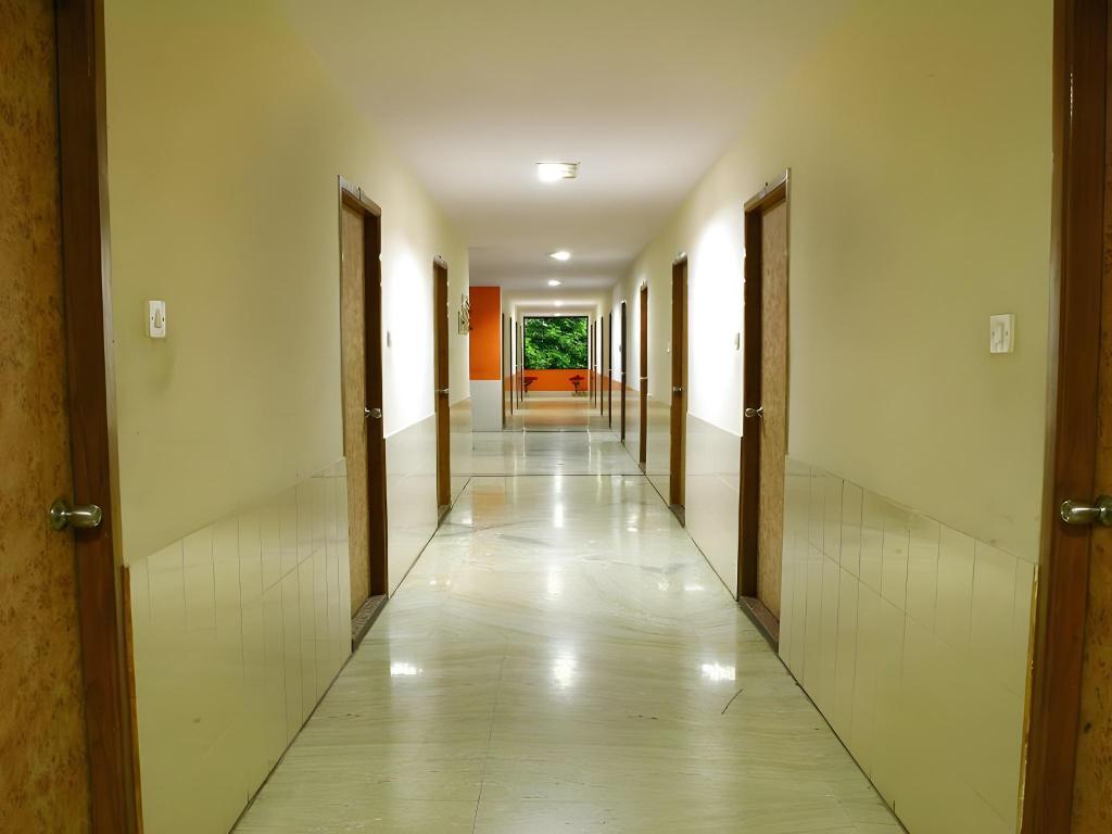 Фото Hotel Suriya International