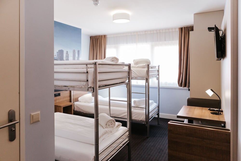 Фото Rotterdam Teleport Hotel