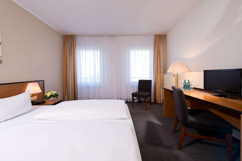 Фото Отель Coffee Fellows Frankfurt-Airport