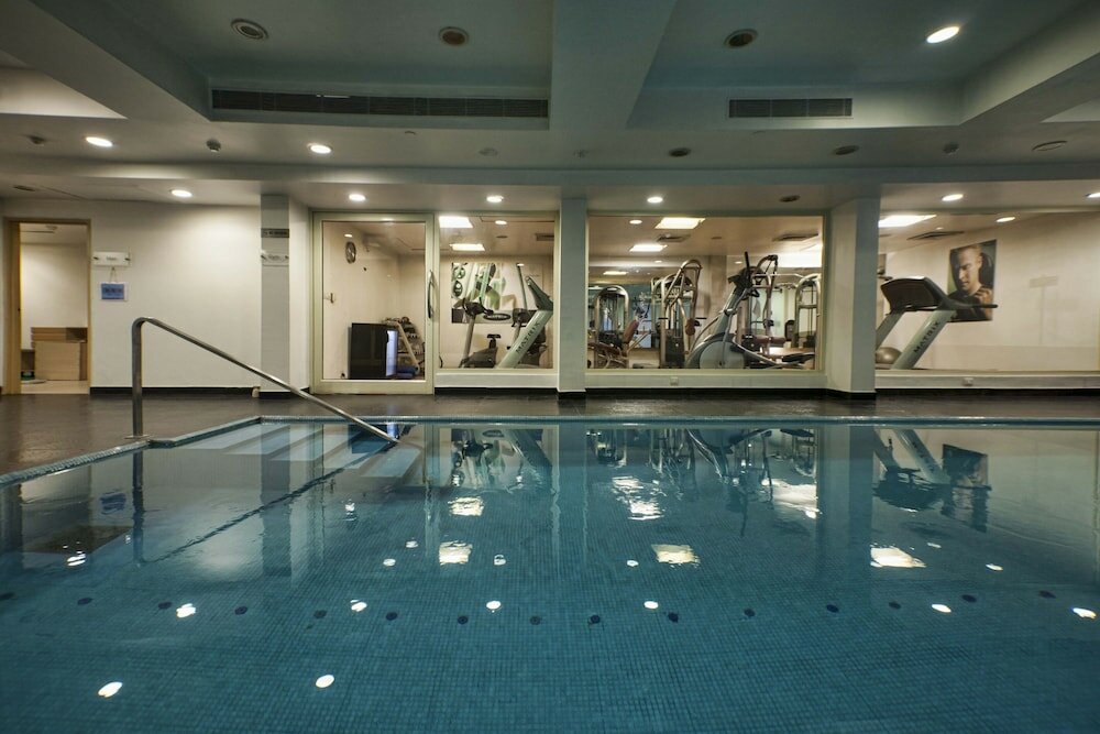 Фото Avalon Courtyard