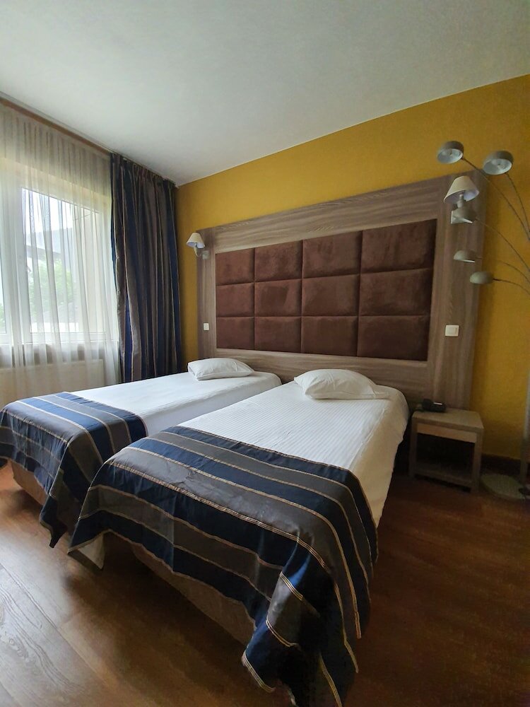 Фото Hotel Midi Zuid