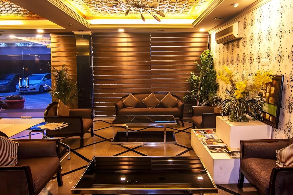 Фото Comrade Inn